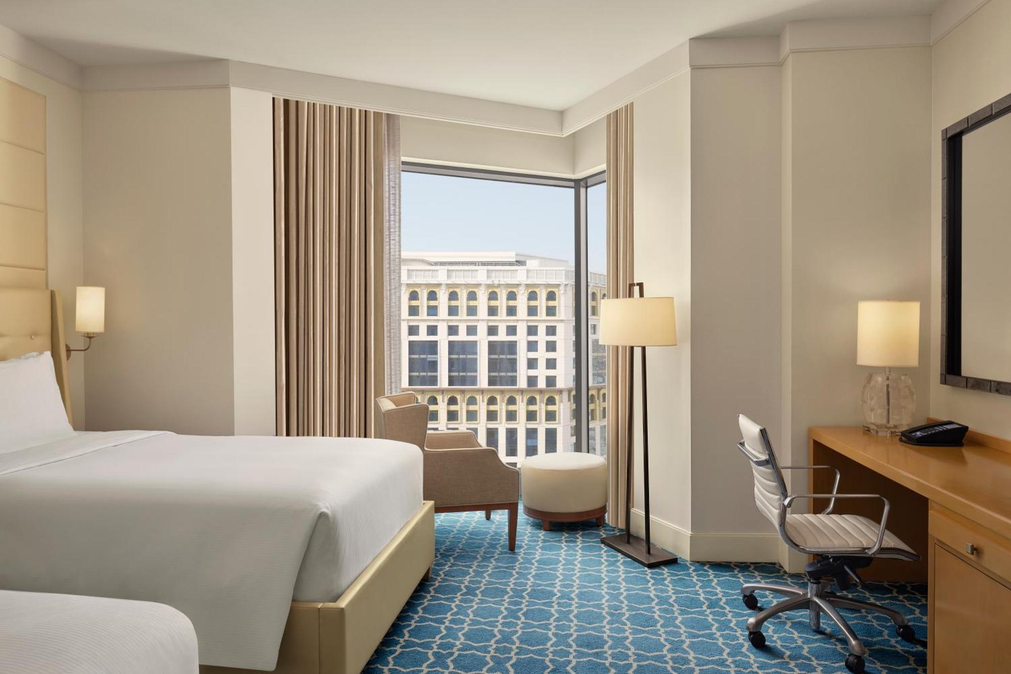 ヒルトン マッカ コンベンション ホテル メッカ エクステリア 写真 A guest room at the Hilton Austin