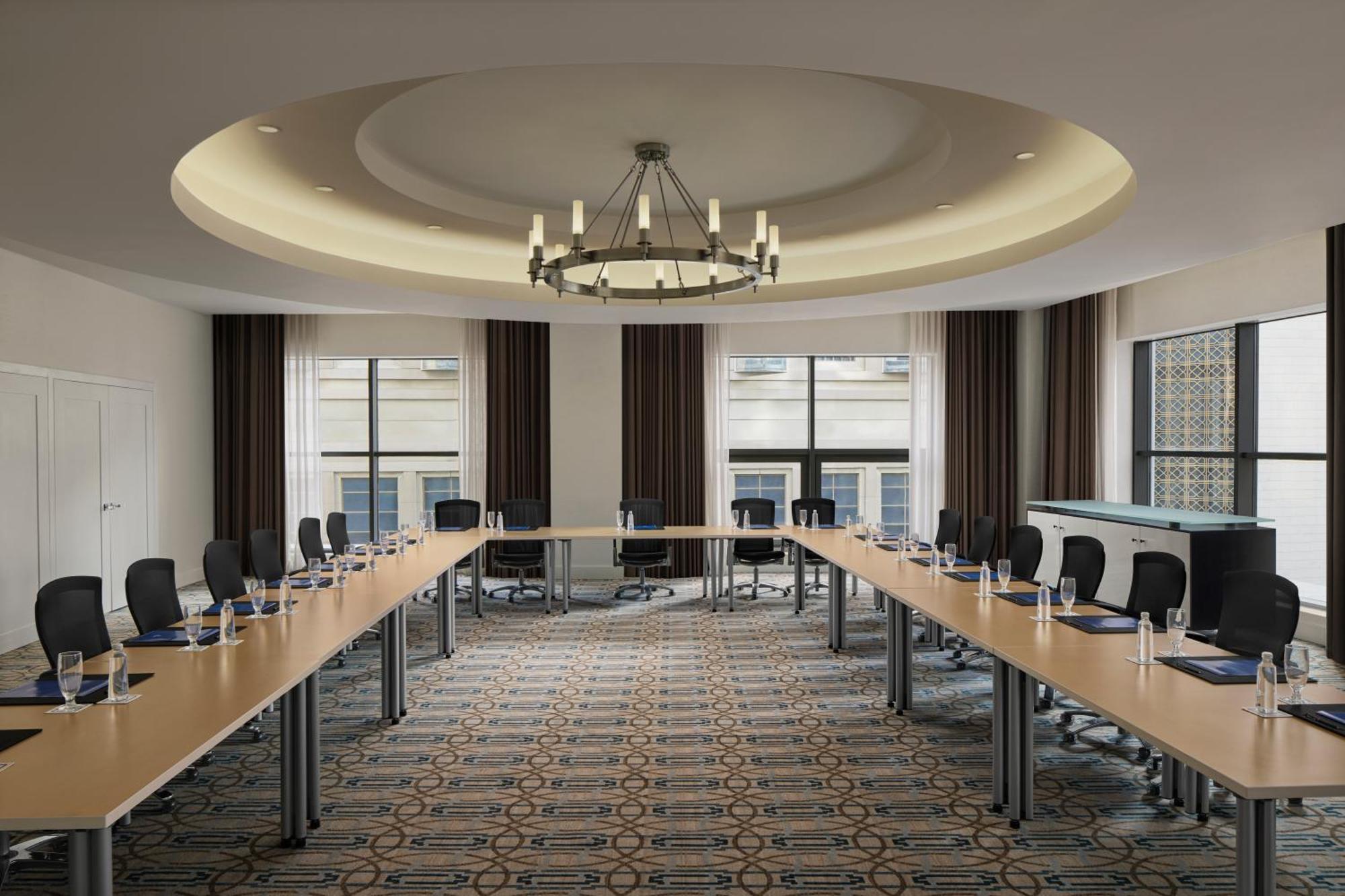 ヒルトン マッカ コンベンション ホテル メッカ エクステリア 写真 U-shaped meeting room