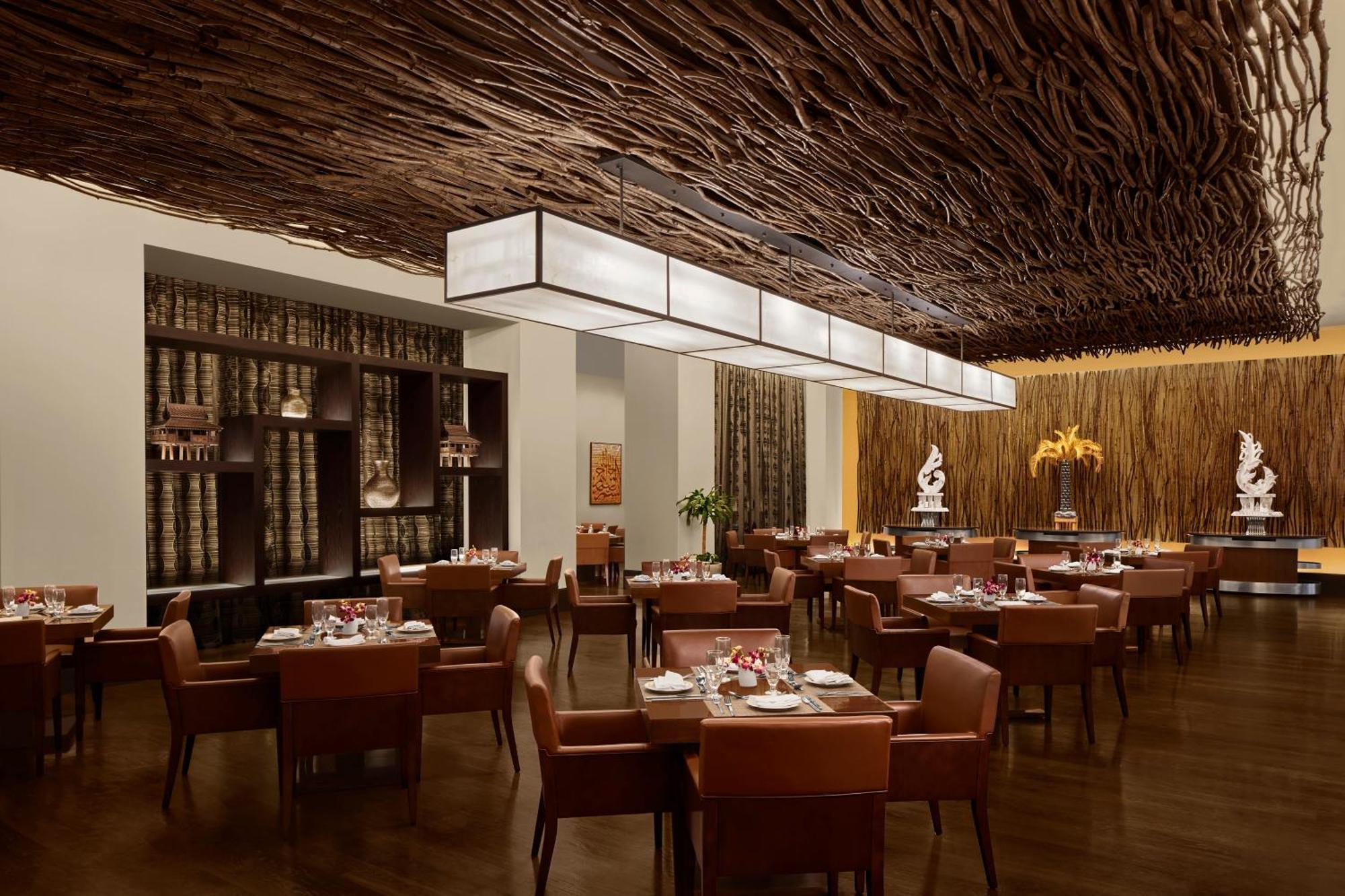 ヒルトン マッカ コンベンション ホテル メッカ エクステリア 写真 The restaurant's interior